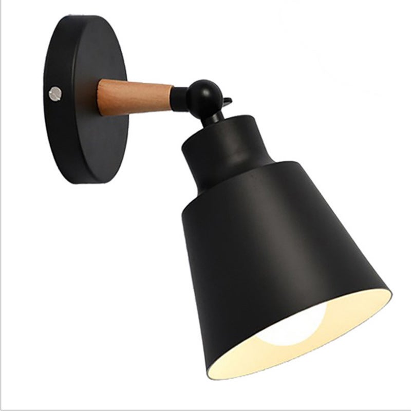 Lampa ścienna do sypialni w stylu skandynawskim, nowoczesna i prosta, matowa czarna osłona boczna ze stożkową drewnianą lampą ścienną (czarna płytka)
