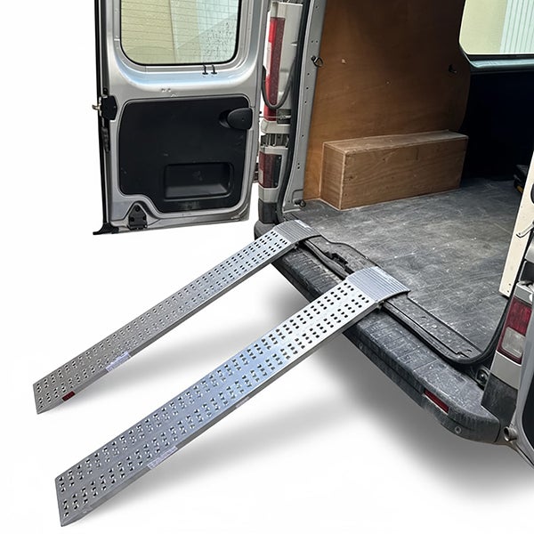 Longueur de rampe 1.50m - Hauteur à franchir de 350 à 450mm - charge max par paire 600kg pour empattement 1250mm - Vendue à l'unité - M030B2/HLS/15U