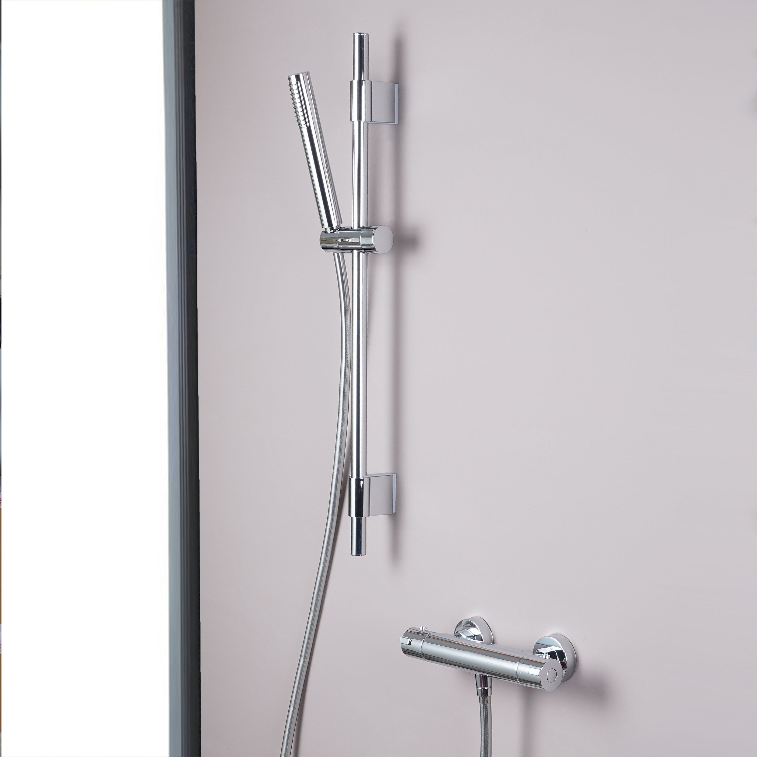 Barre de douche chromée fixations ajustables hauteur 70 centimètres by Eurosanit - 3