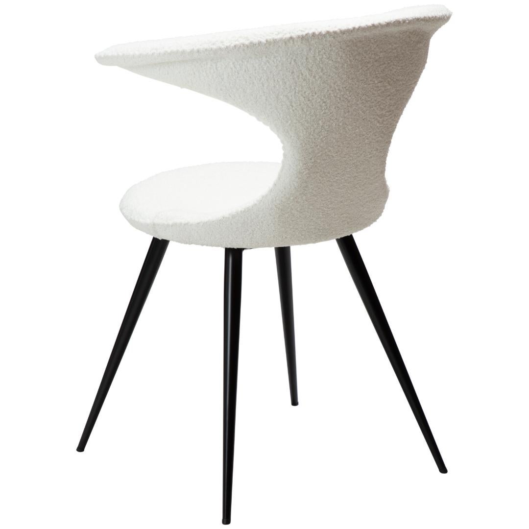 Flair Dan-Form krzesło stołowe bouclé biały.