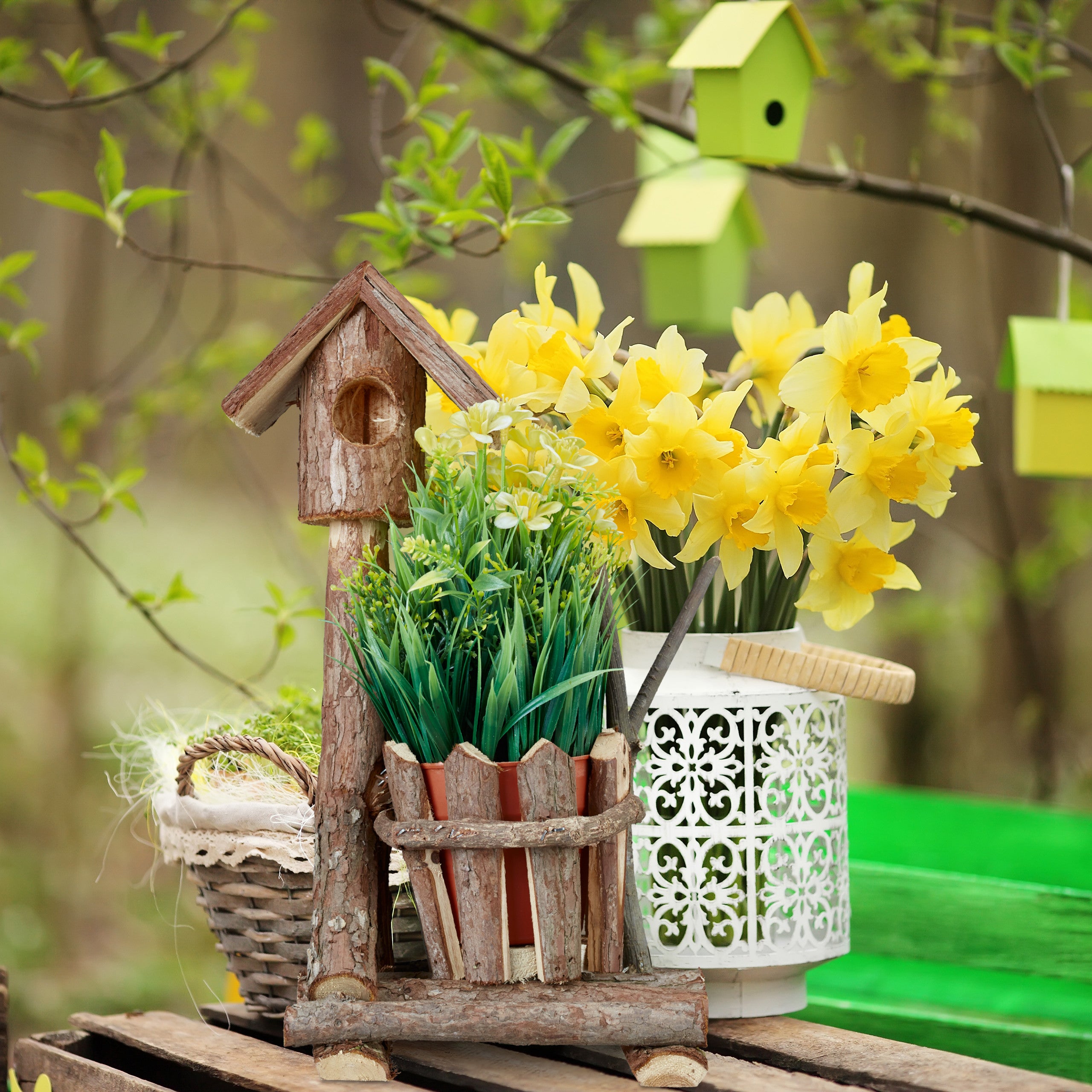 Relaxdays Pot de fleurs en bois, avec maison d’oiseau de déco & de la mousse, rond, décoration rustique, marron - 5