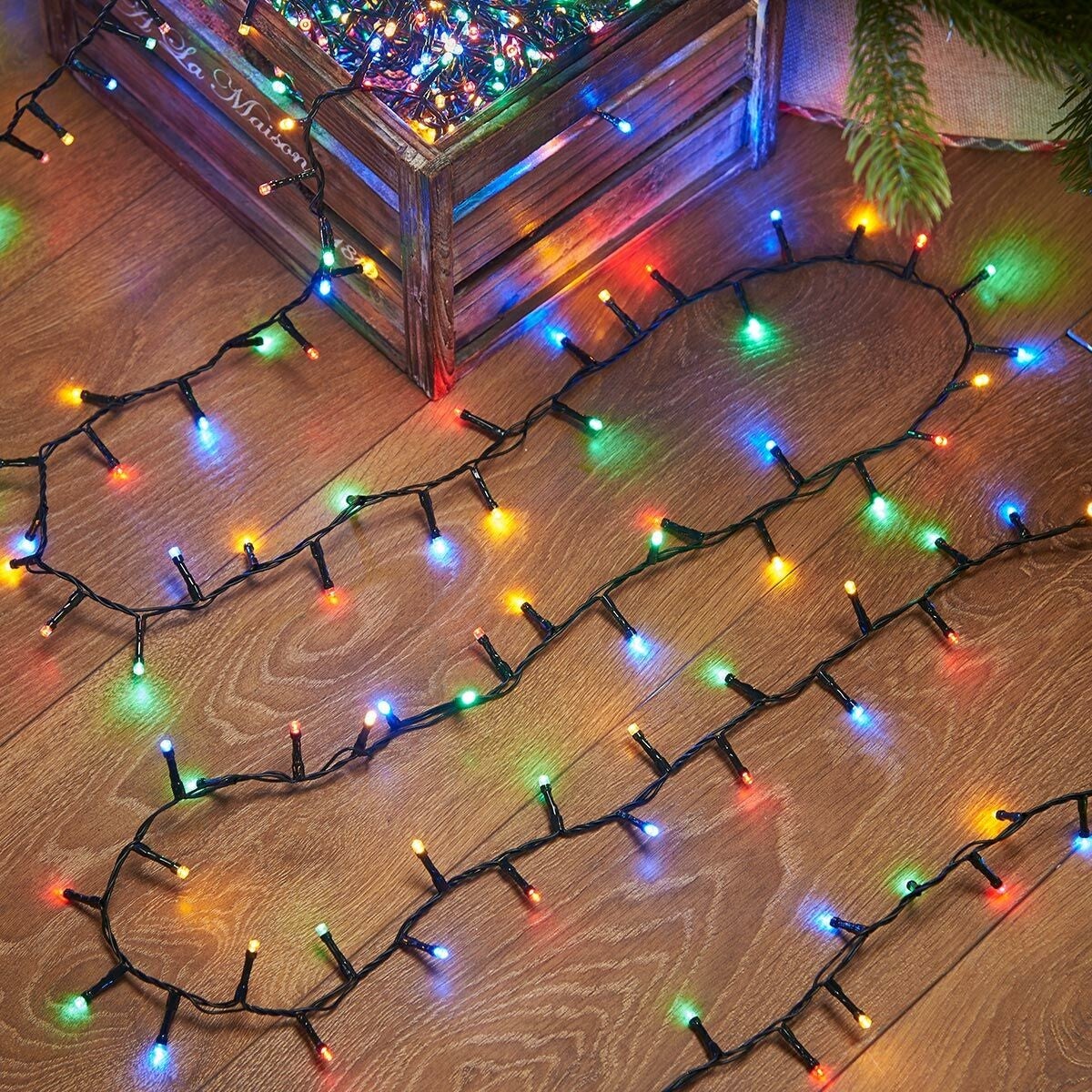 Instalatie de Craciun liniara Yoto, 17 m, 200 LED, 8 jocuri, multicolor, fir negru