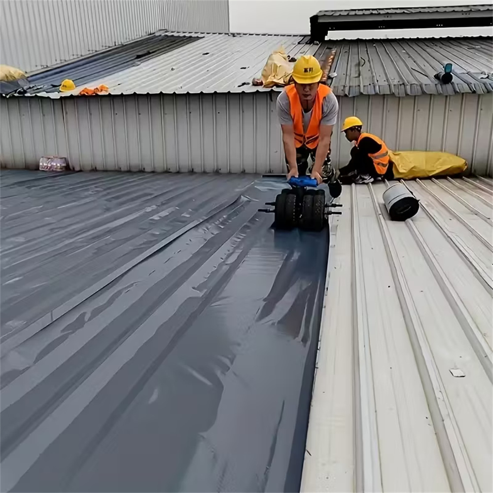 Bextcok Rouleau de membrane d'étanchéité auto-adhésive à installation rapide,ruban anti-fuites pour la rénovation de toiture(20cmx5m,gris foncé) - 2