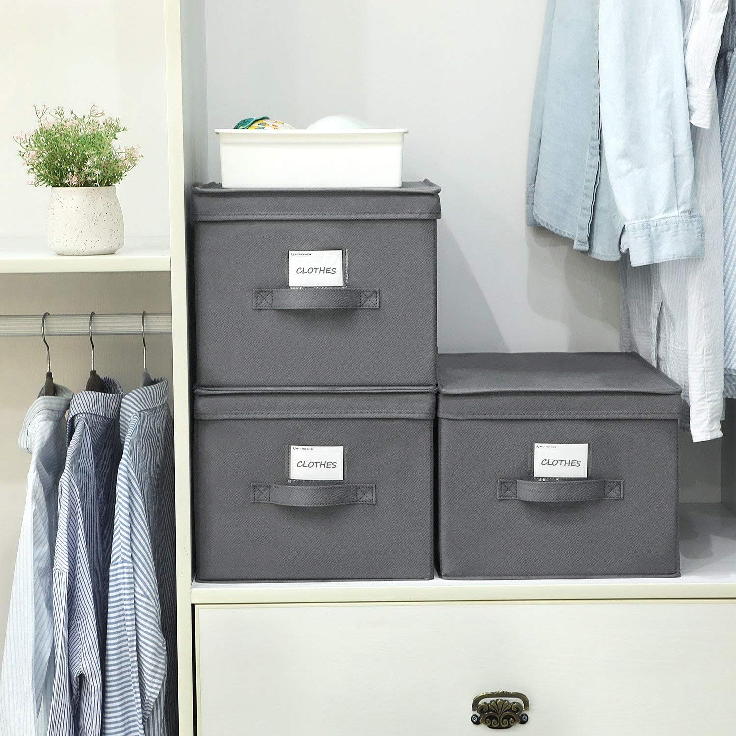 Contenitori di stoccaggio 421 l con coperchio, Organizzatore di armadio portatile in plastica con 10 appendini Bianco + Marrone