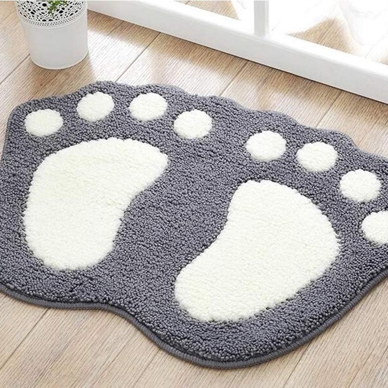 Mata łazienkowa z mikrofibry, antypoślizgowa i chłonna, idealna do wanny i pod prysznic.