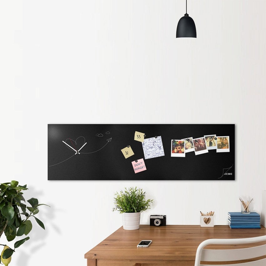 Horloge murale design moderne avec tableau noir magnétique Paper Plane ...