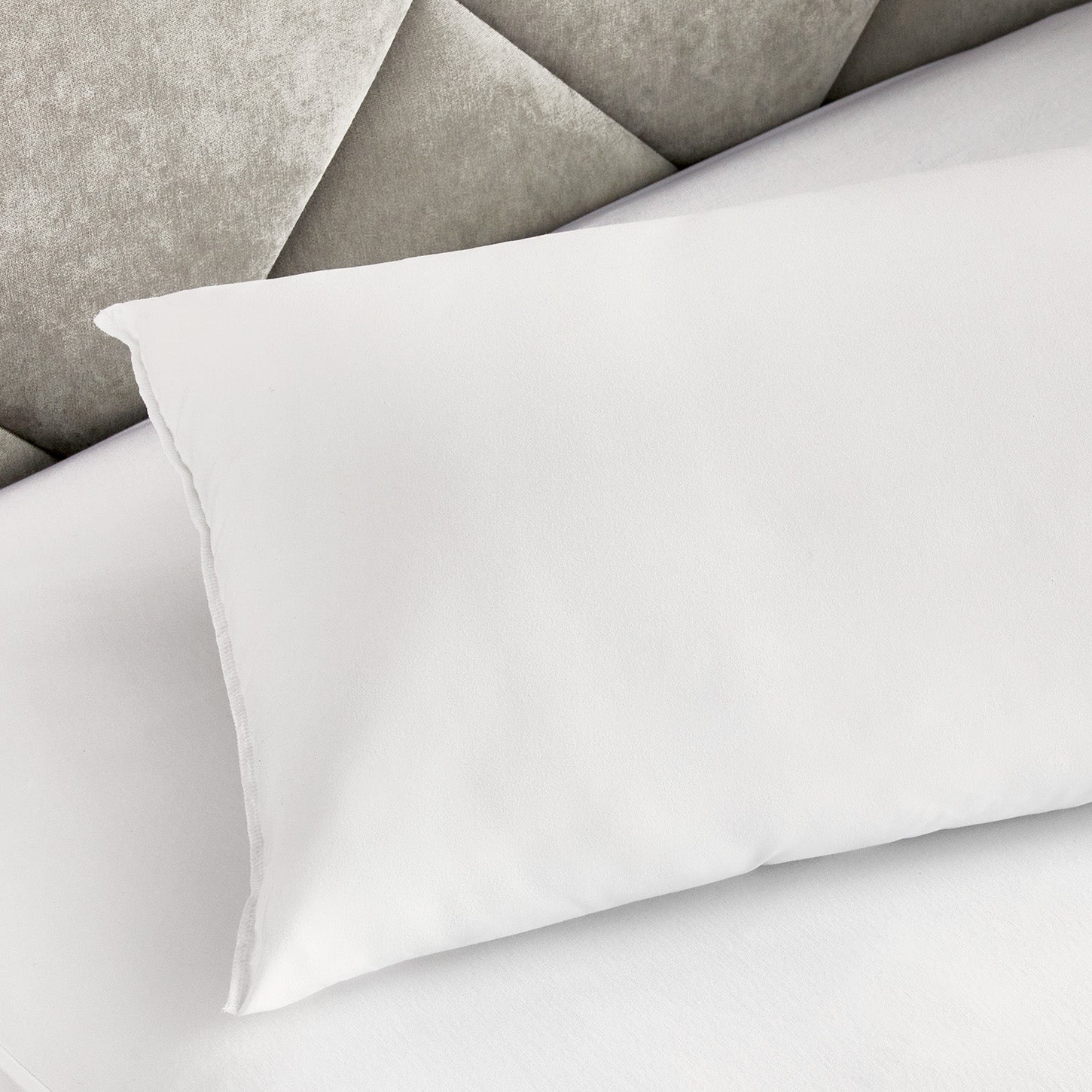 Almofada de Fibra Firmeza Baixa Respirável Macio com Tratamento Antibacteriano 135x40cm PIKOLIN HOME - 2