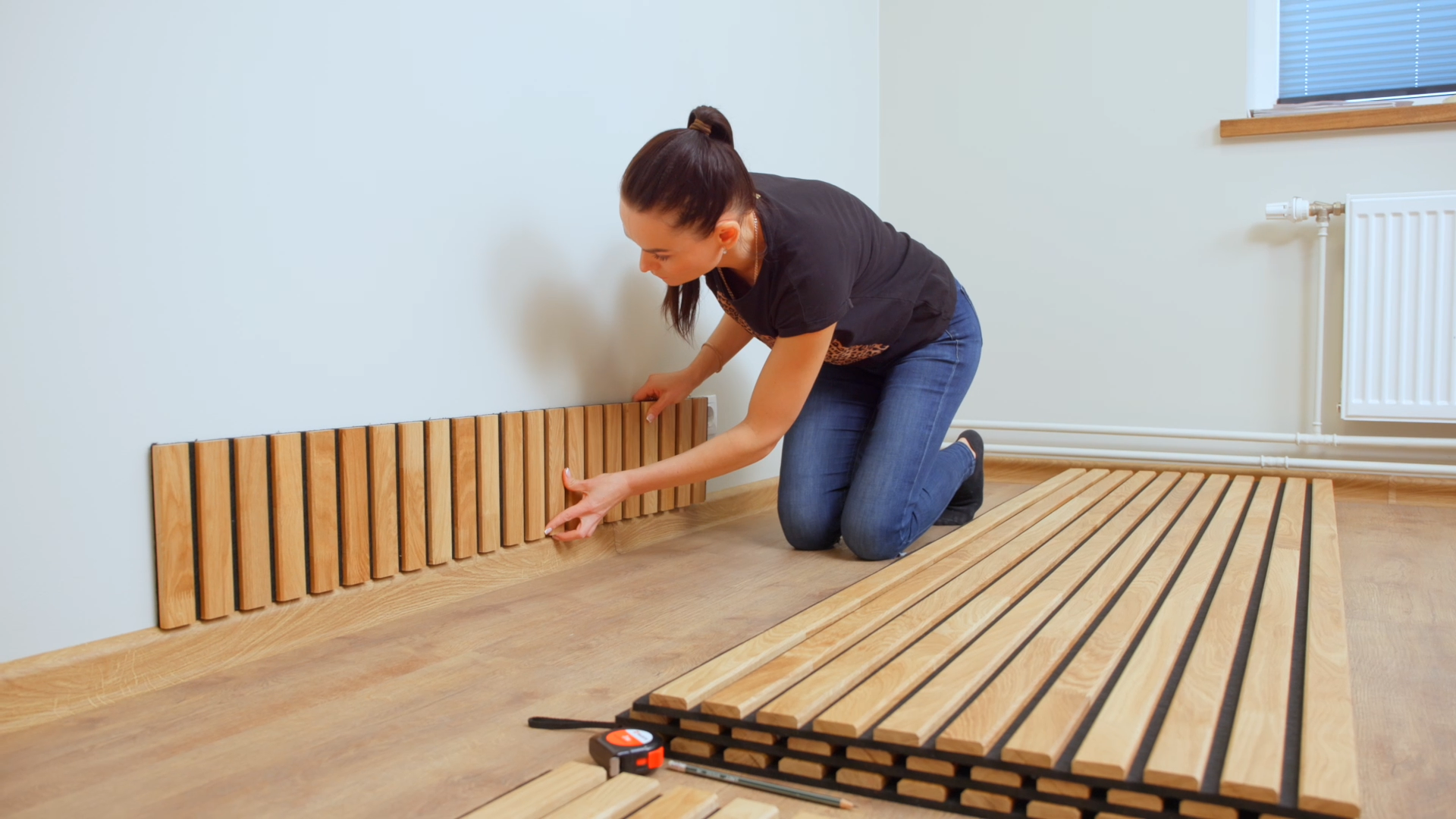 Panneau Tasseau Acoustique en Bois - 20x60cm - Lattes 40mm, Support en Feutre Noir - 6