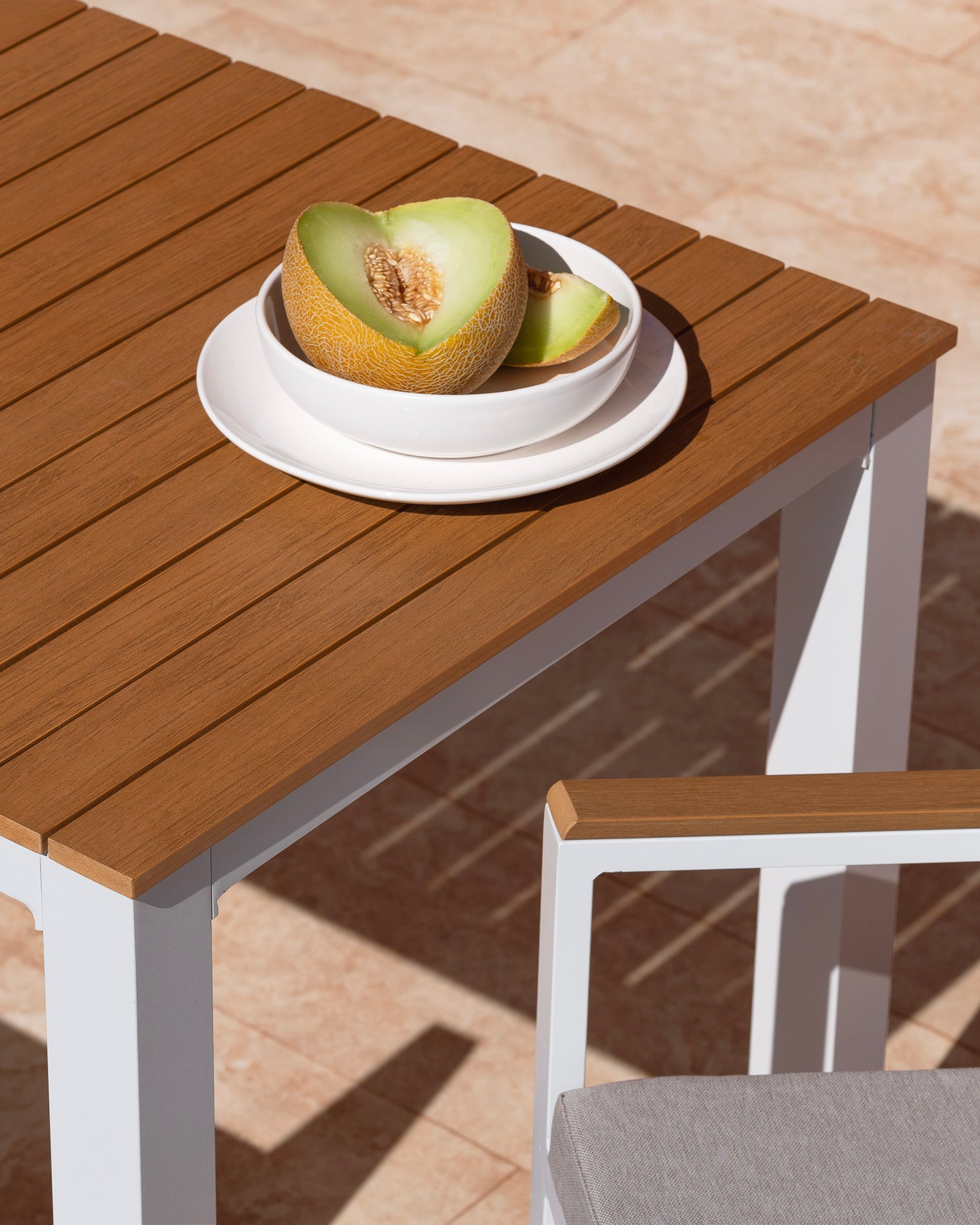 Set jardin mesa 130x70 y 4 sillas con cojín aluminio blanco - Osaka - 2