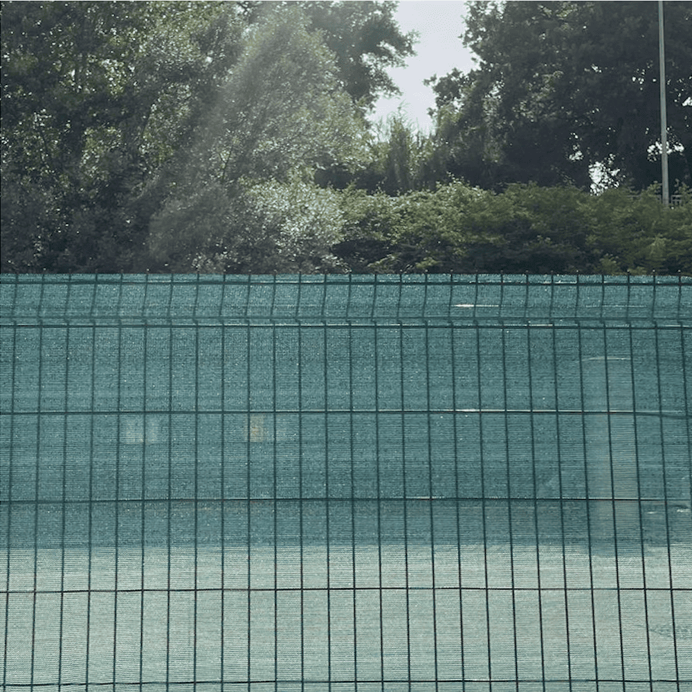 Rete Ombreggiante 180 x 500 cm, Tessuto Hdpe, Permeabile All'Aria e All'Acqua, Recinzione Copertura Telo da Esterno Traspirante Tenda Parasole con Funi,Fascette,per Balcone, Verde Scuro