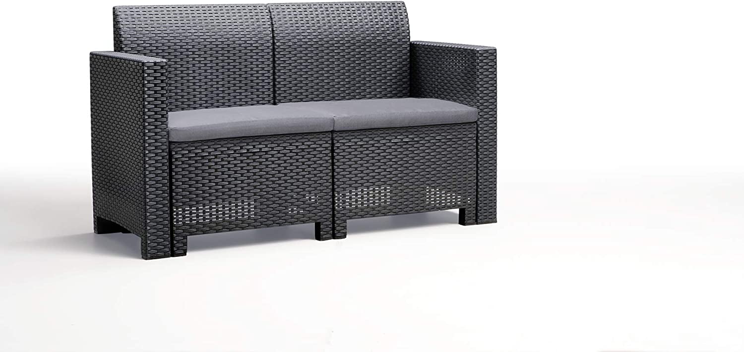 Salottino con cuscini 