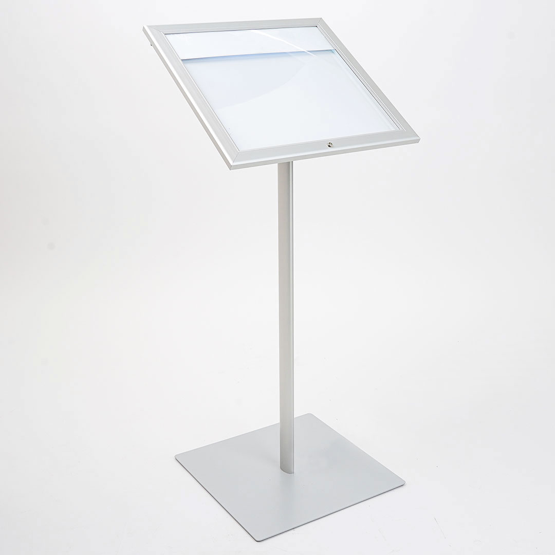 Danieli store | tablón de anuncios para exterior | expositor atril porta menú con panel personalizable y cerradura | tablón para suelo tamaño 2xa4