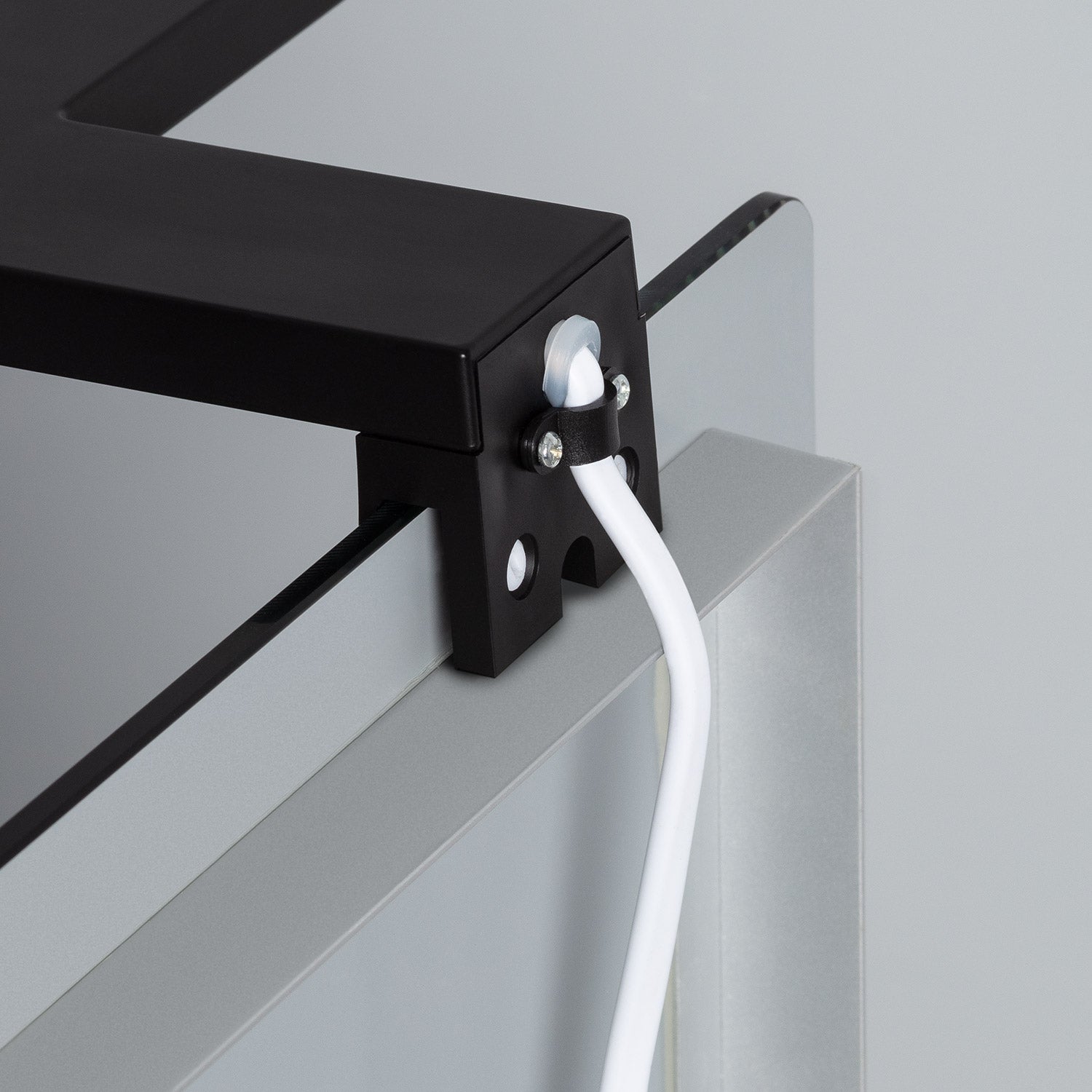 Aplique LED para Espejo de Baño Carl 5 W 6000 K Blanco Frío | Negro | Instalación sobre espejo para iluminación frontal uniforme en - 6