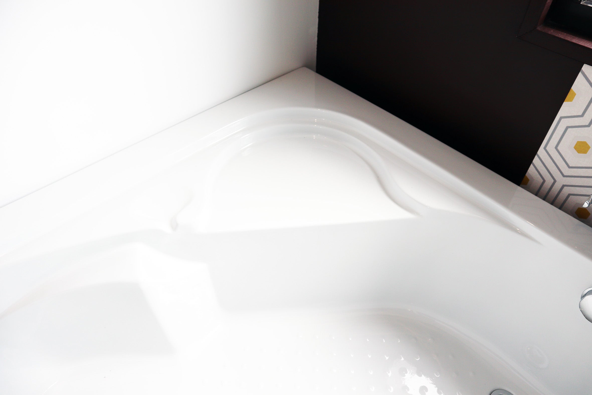 Ondée - Baignoire Acrylique D'angle 140x140 Cm 222l - Fany - 4