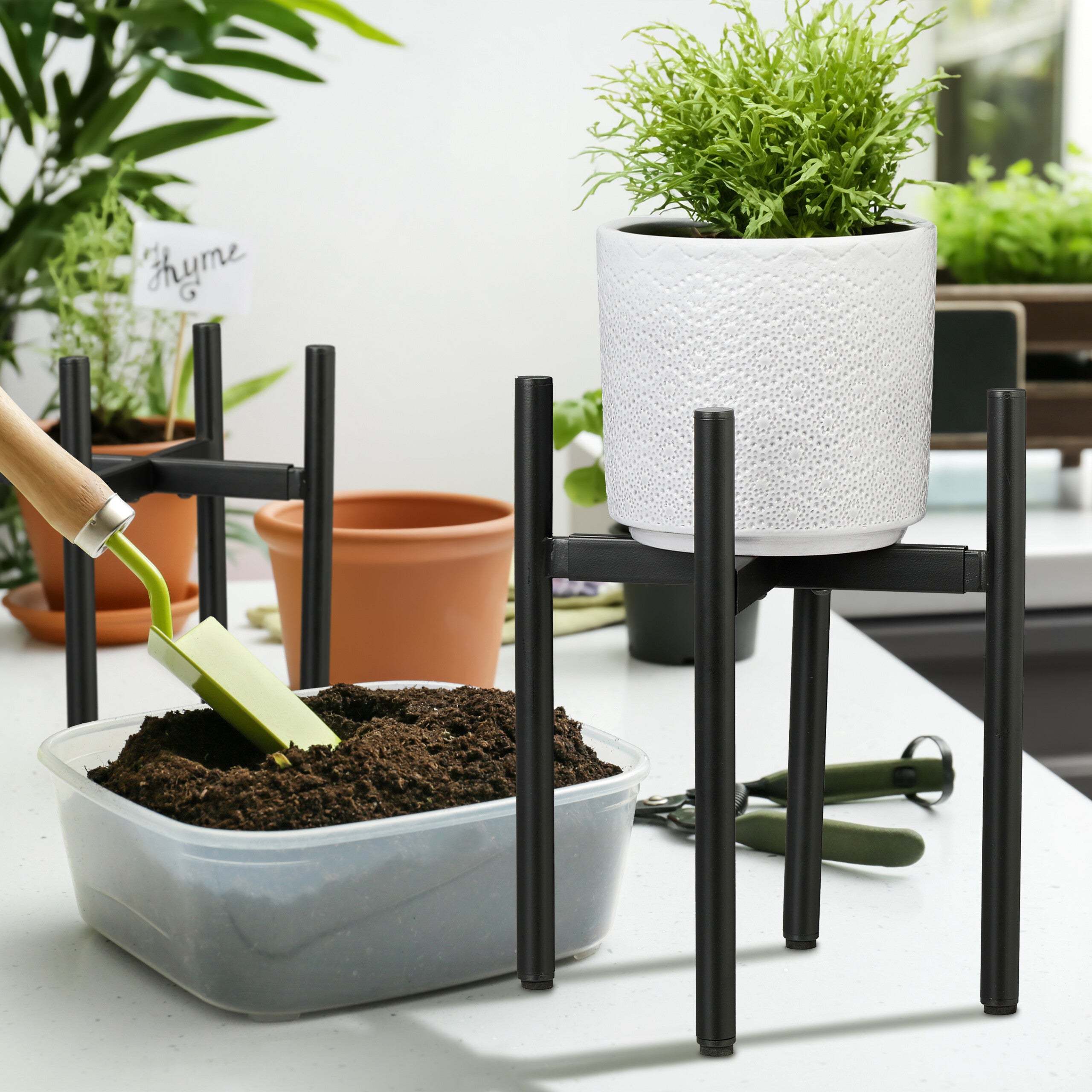 Porte-plantes en lot de 2, largeur réglable, métal, pour intérieur, L x P : 26 x 26 - 37 x 37 cm, noir, Relaxdays - 2