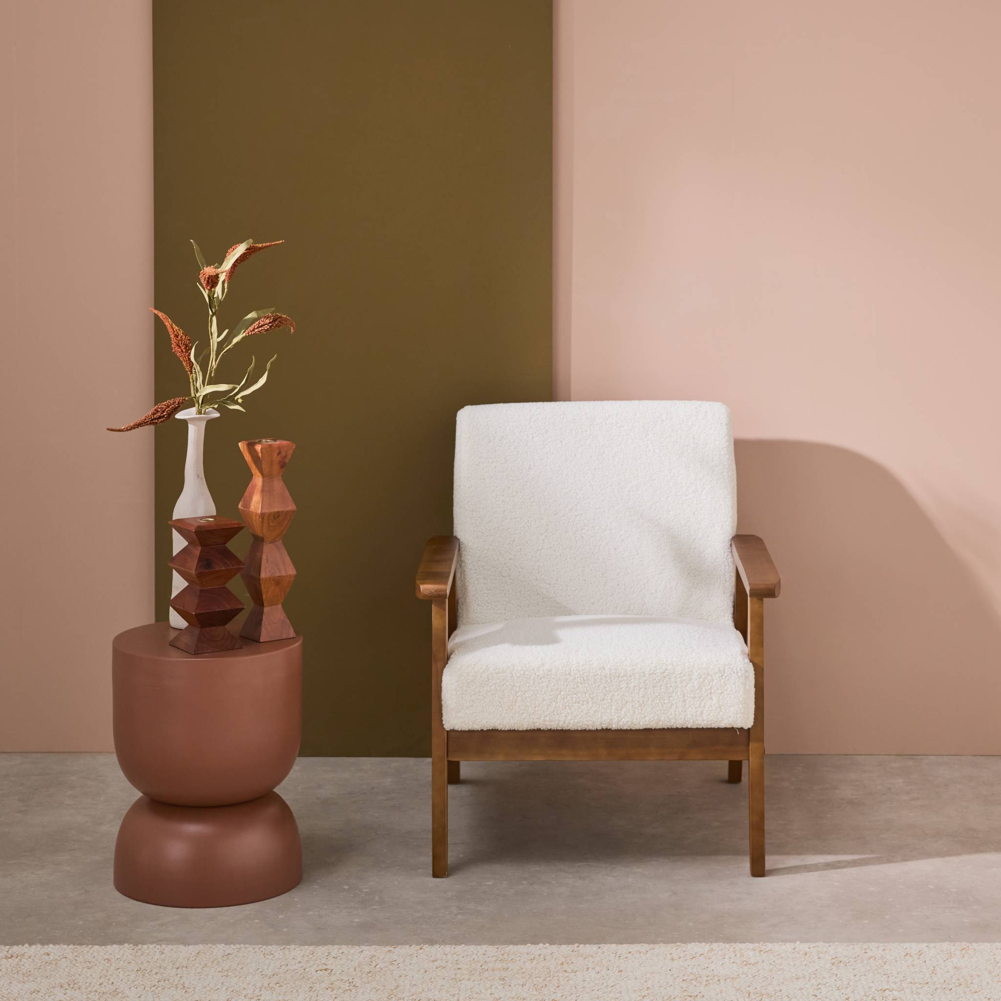 Fauteuil scandinave en bois d'hévéa teinté noyer clair et tissu bouclette. Isak. L 61 x P 65 x H 73cm - 2