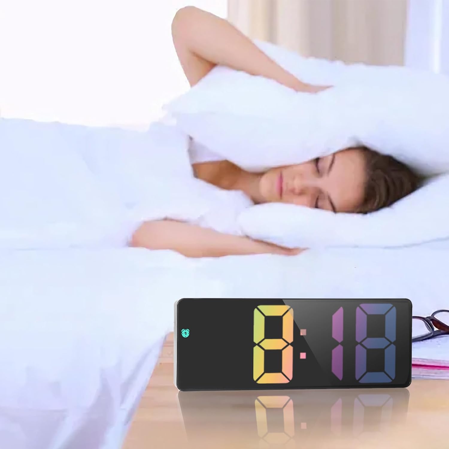 Réveil numérique, réveil de chevet avec grand écran LED, alimentation USB/piles, affichage de la température, date, fonction snooze, 3 niveaux de lu - 5