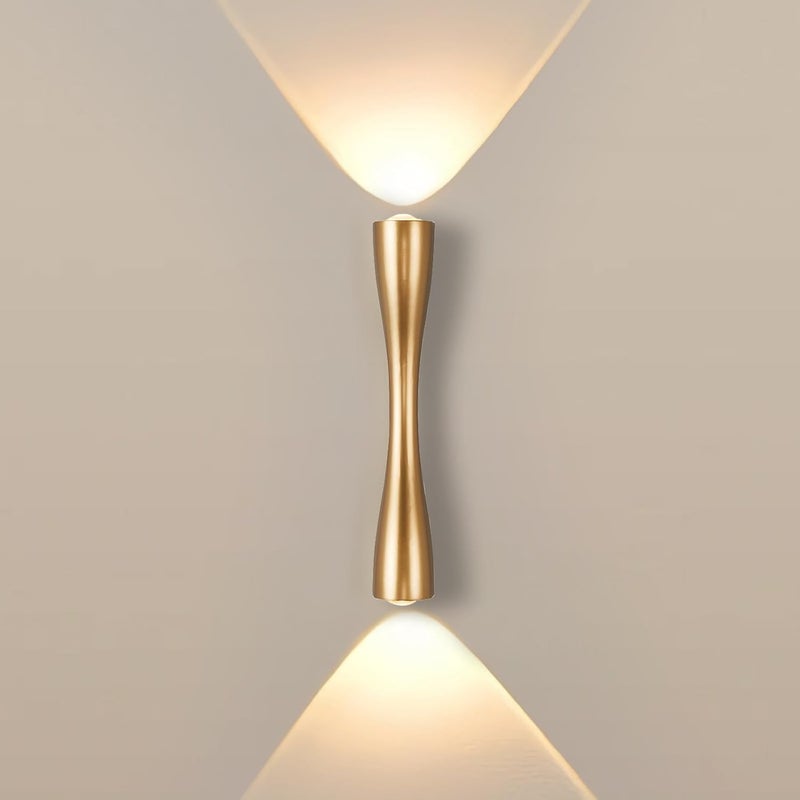 Złoty kinkiet wewnętrzny, nowoczesna i kreatywna metalowa lampa ścienna LED świecąca od góry do dołu, do korytarzy (ciepłe światło, 24 cm) F