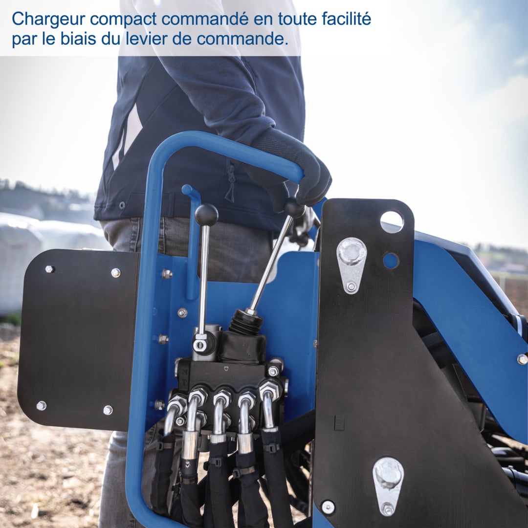 Scheppach Chargeur compact thermique MKL730 - moteur 4 temps 8,5CV - 306 cm³ - charge max. 200 kg - largeur 740 mm - pelle de chargement 80L - 7