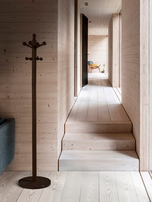 Perchero de pie, modelo ATLANTA de Herdasa, en madera de haya