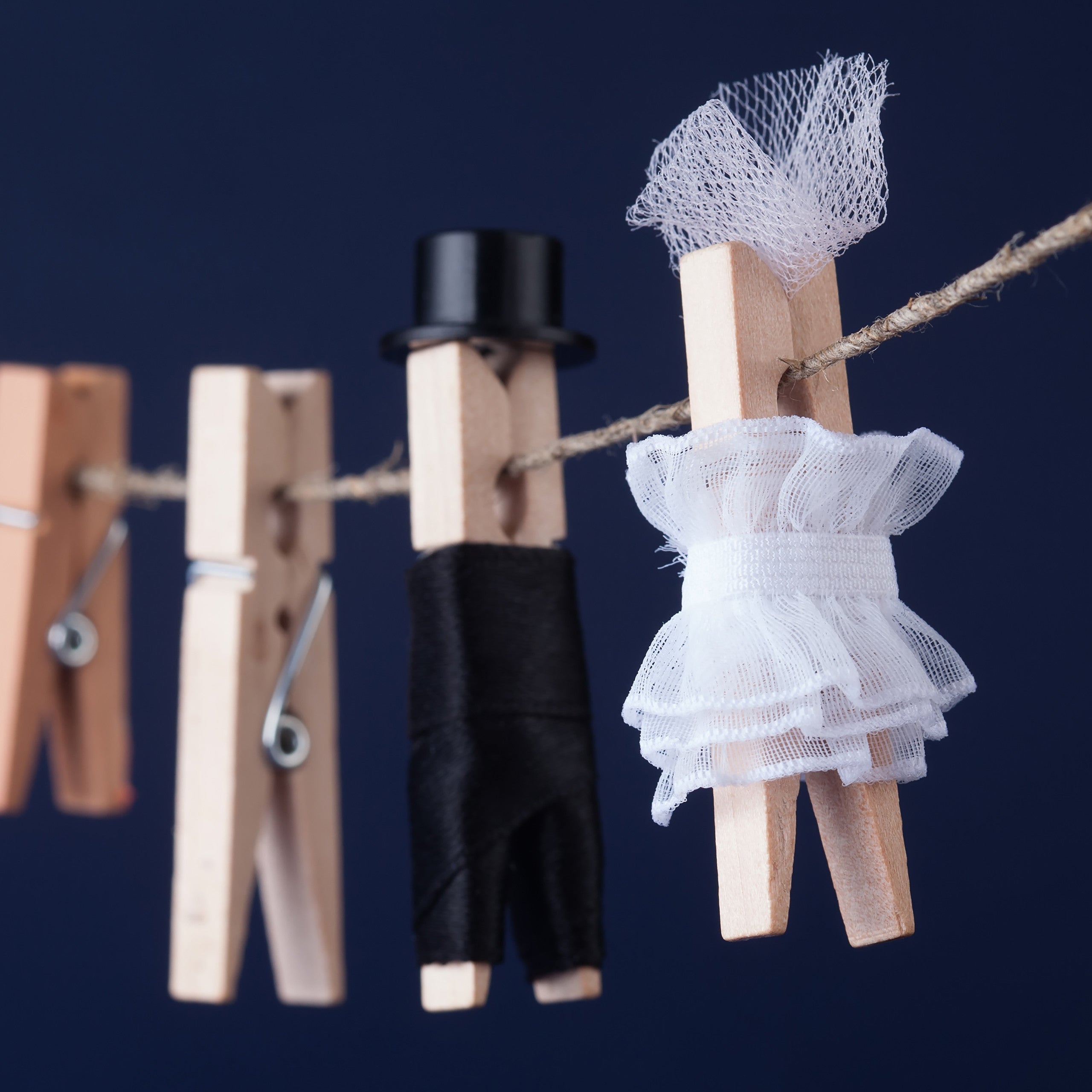 Pinces à linge en bois, lot de 100, épingle à lessive, bricolage, pincettes pour séchage, ressort en métal, Relaxdays - 5