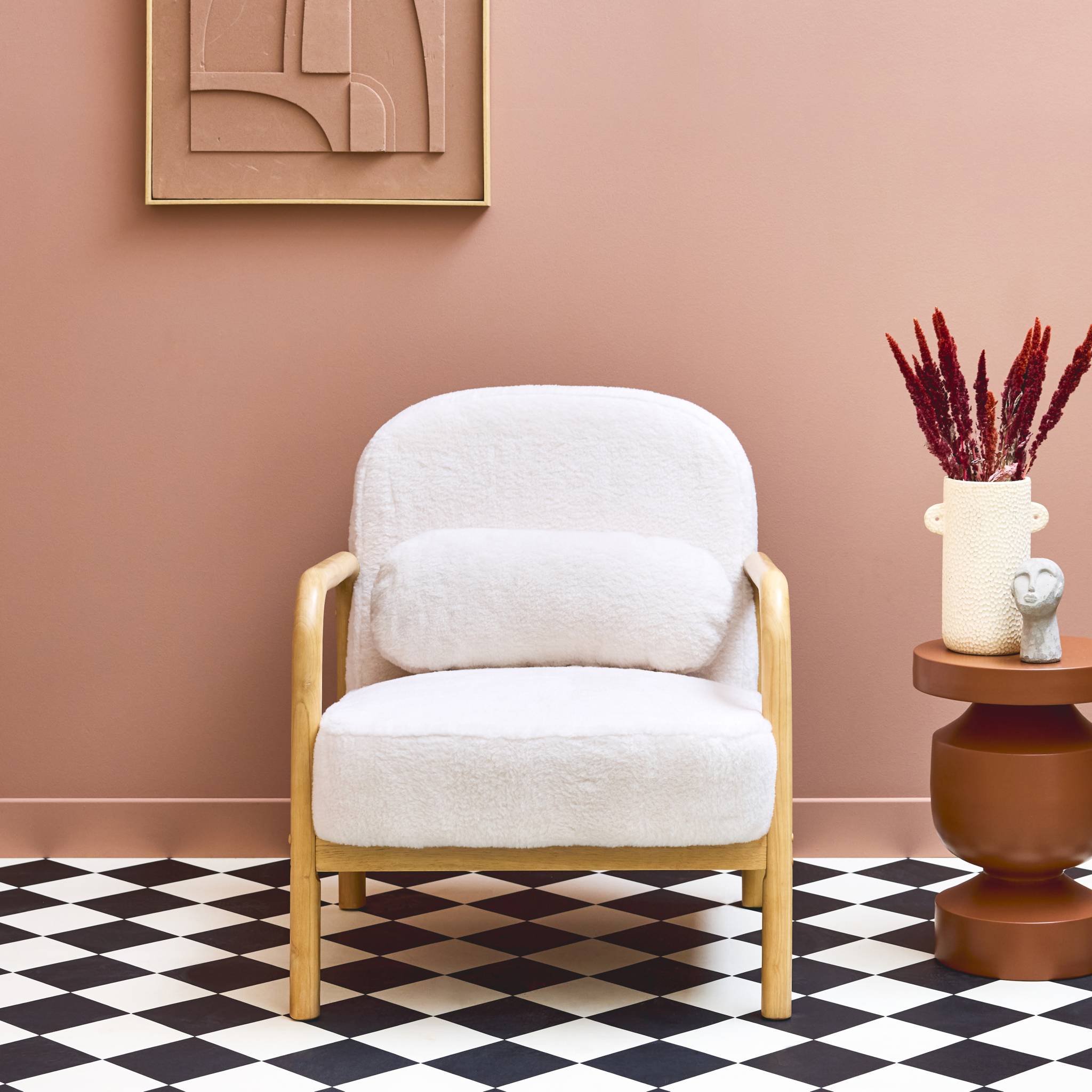 Fauteuil scandinave arrondi bois d'hévéa et tissu effet fausse fourrure AMELIE - 3