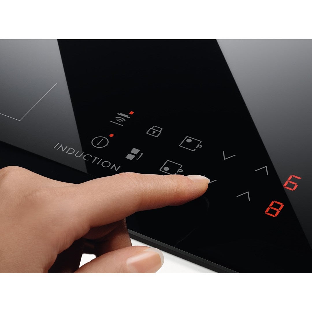 Electrolux LHR3233CK plaque Noir Intégré Céramique 2 zone(s) - 4