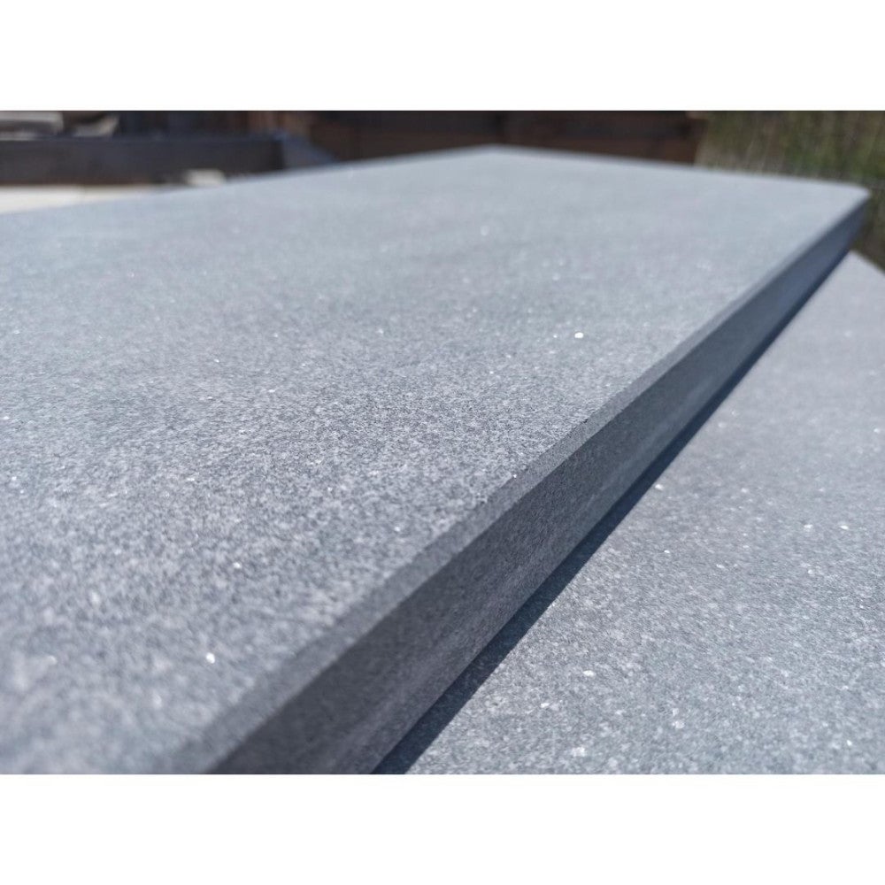 Margelle de piscine pierre bleue du Vietnam - 60x30x3 cm bord droit - 2