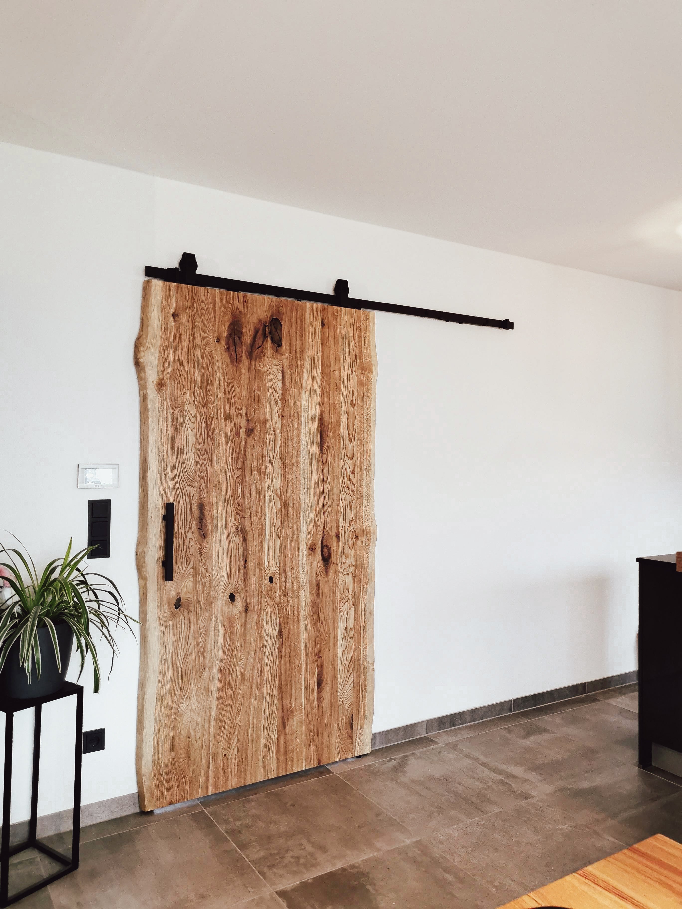 Sistema negro de puertas correderas - Modelo en T 200 cm - Por set - 3