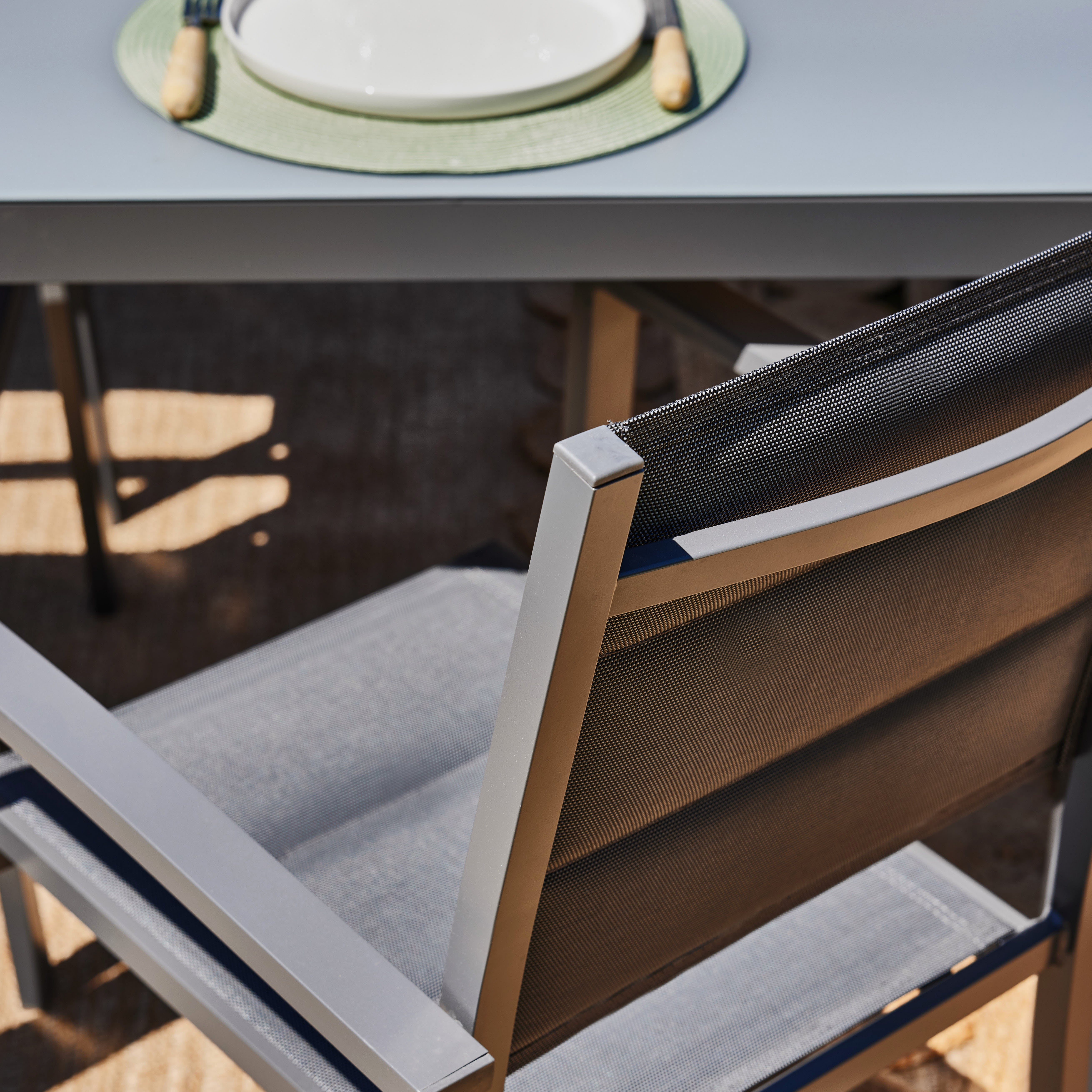 Table 160×90 et 6 chaises de jardin gris - Tokyo - 3