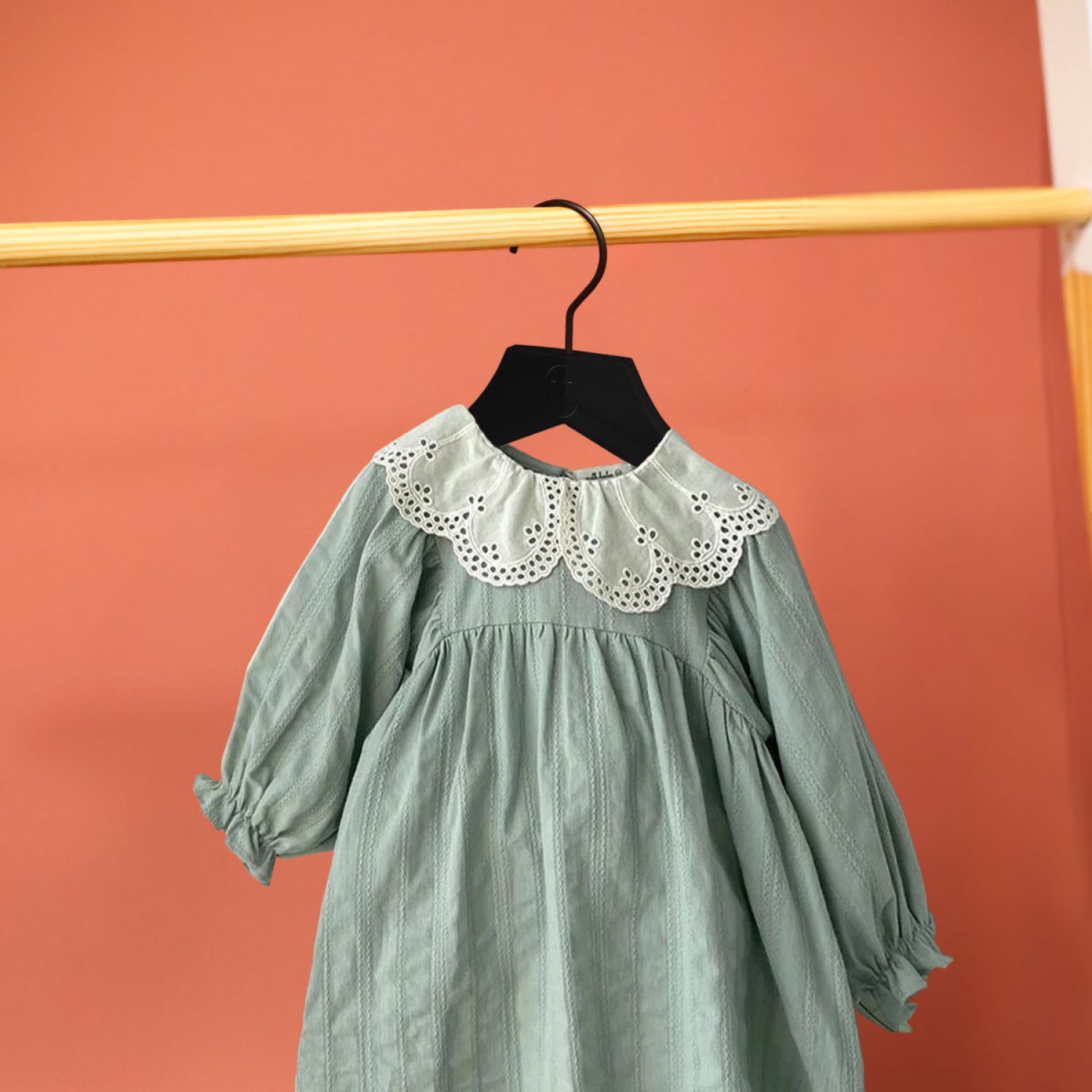 Lot de 20 cintres 32 cm pour vêtements enfant premium avec crochet pivotant à 360° - Noir - Vivezen - 5