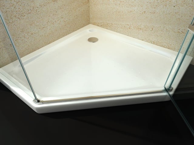 BERNSTEIN - Piatto doccia pentagonale in acrilico sanitario - 80 x 80 cm - con scarico