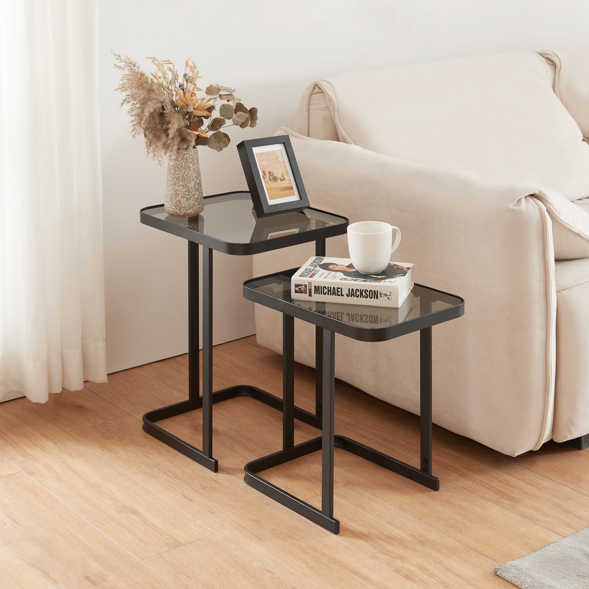 Set 2 Tavolini Bassi Triangolari Sovrapponibili - Design Angolare Moderno, Metallo Nero, Per Soggiorno