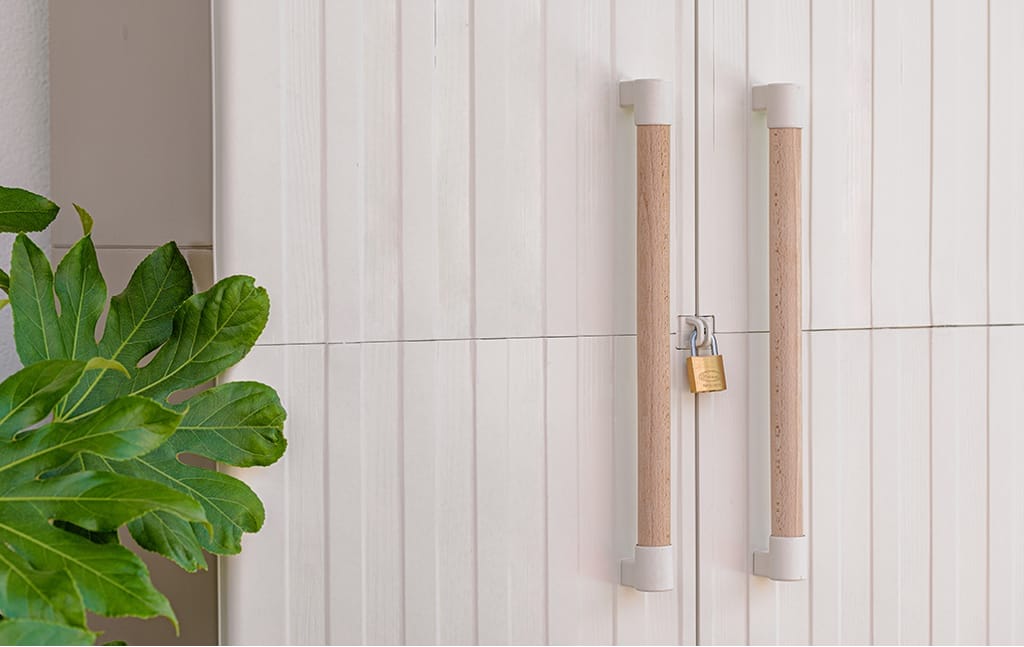 Armoire à balais en polypropylène, beige L 80 x H 180 x P 45 cm, 2 portes intérieur/extérieur - 7