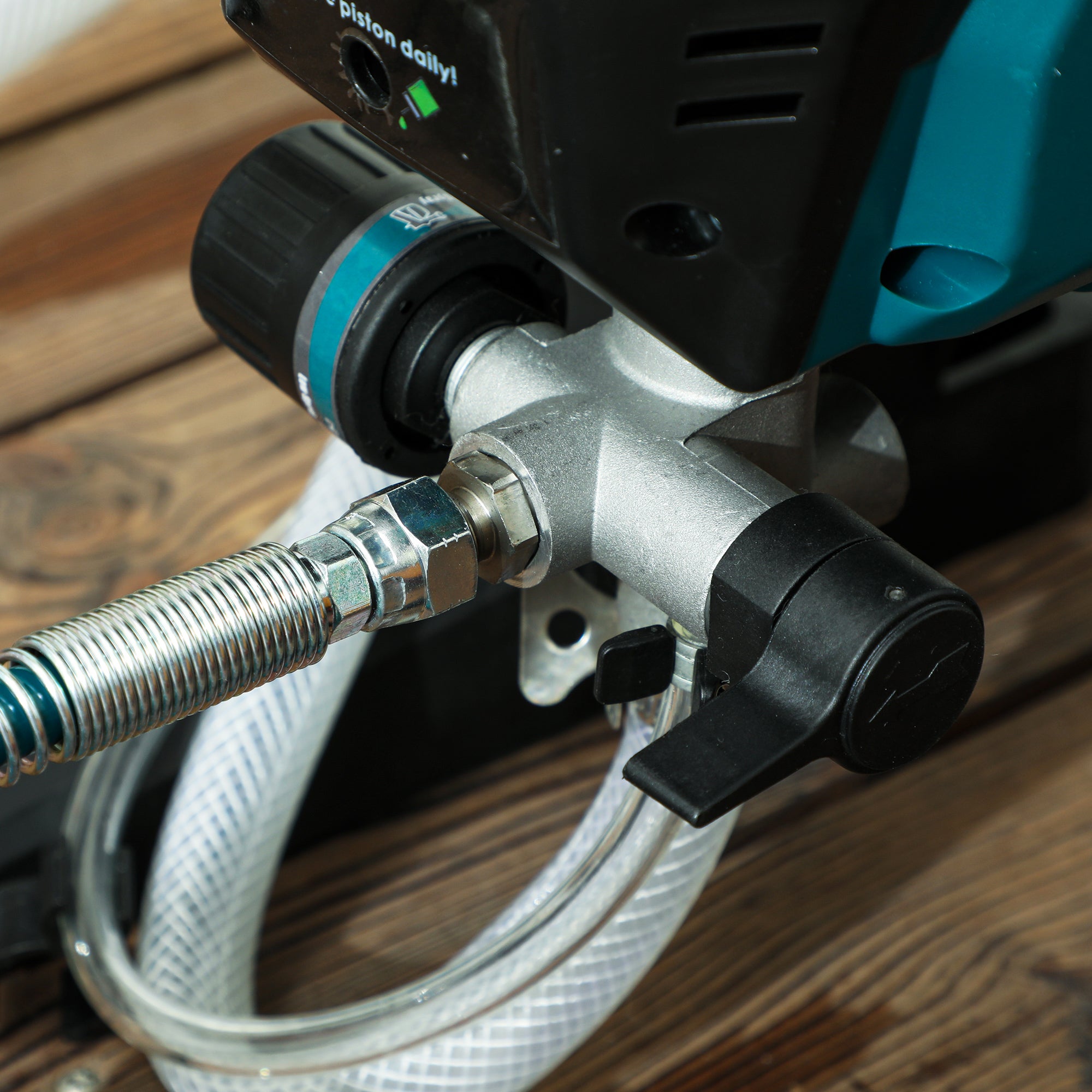 Sistema di verniciatura a spruzzo, pistola elettrica da 700 W, pressione 200 bar, portata 1,5 l/min, dimensioni: 33 x 26 x 41 cm, blu - 6