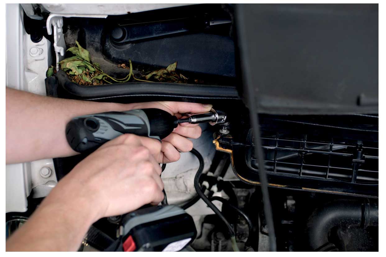 TOURNEVIS A RENVOI D'ANGLE - 4