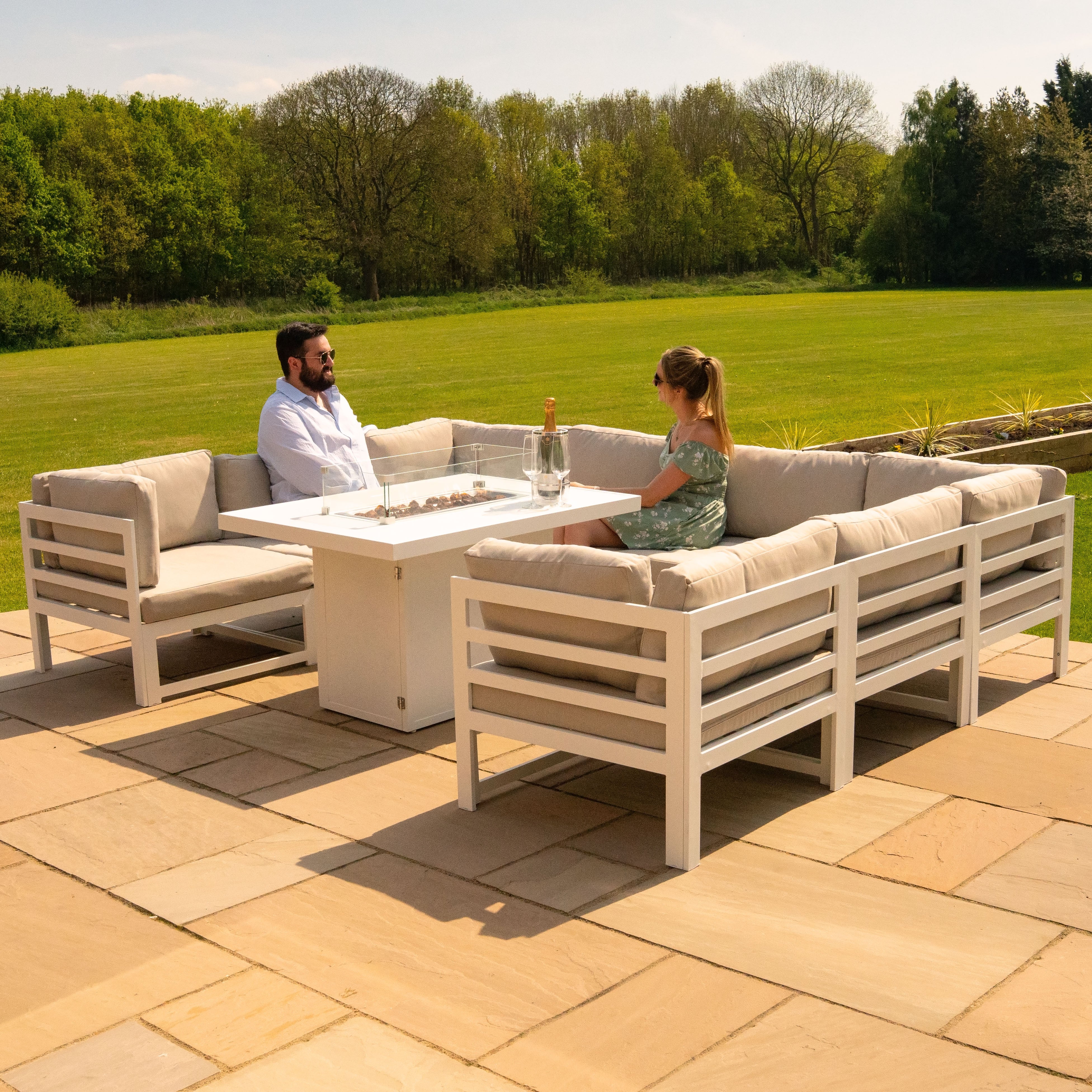 Conjunto de Móveis de Jardim Branco com Lareira | Sofá de 8 Lugares em Alumínio com Almofadas + Mesa com Lareira a Gás - 4