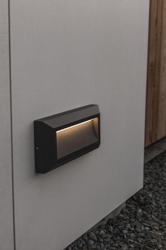 Kinkiet zewnętrzny HELENA LED 10W Neutralna biel 400lm antracyt wym:10,1x3,2x23cm IP54 Lutec