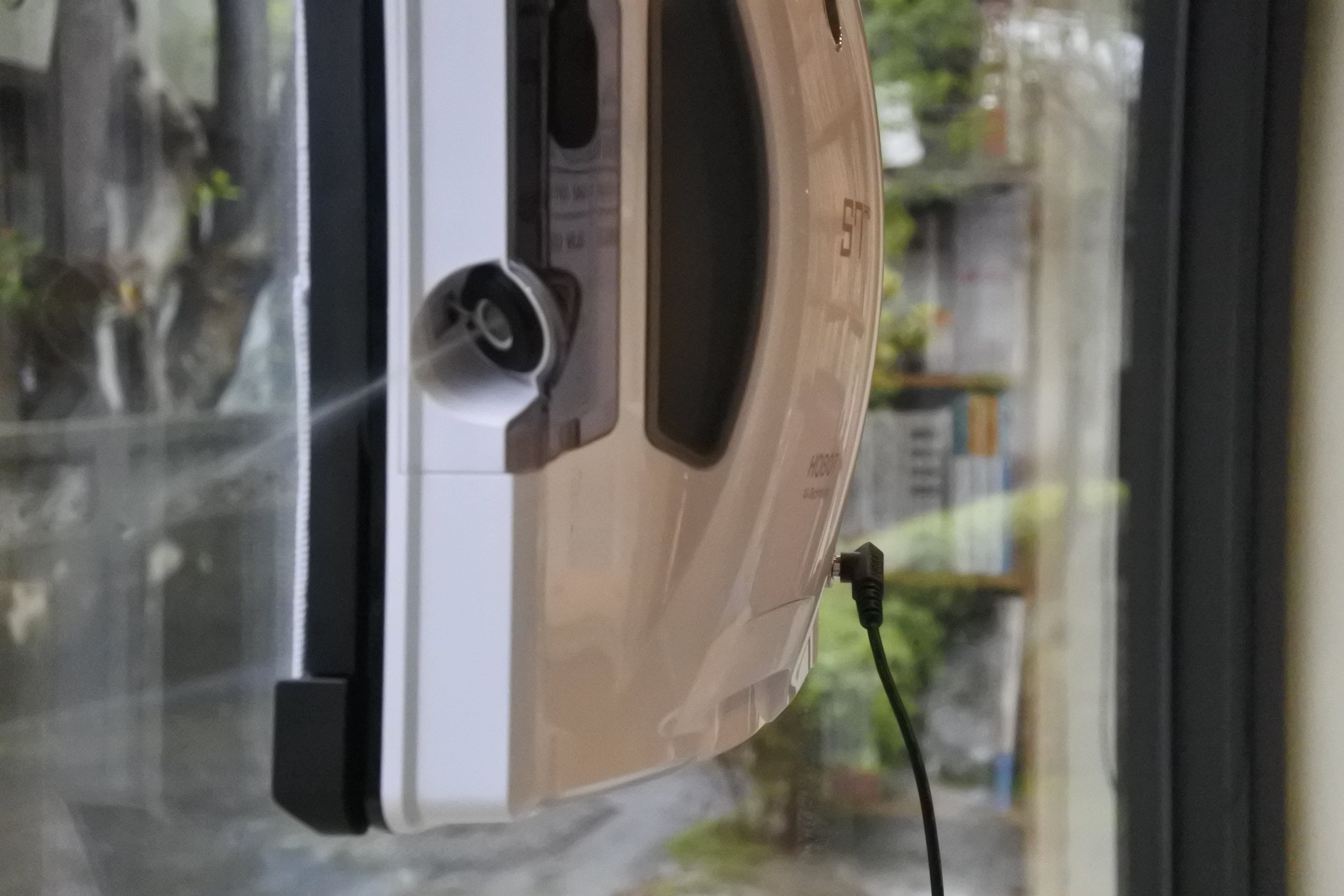 HOBOT-S7PRO Robot limpiacristales inteligente con sistema automático de doble pulverización y mopas motorizadas que limpian a 600 RPM. - 8