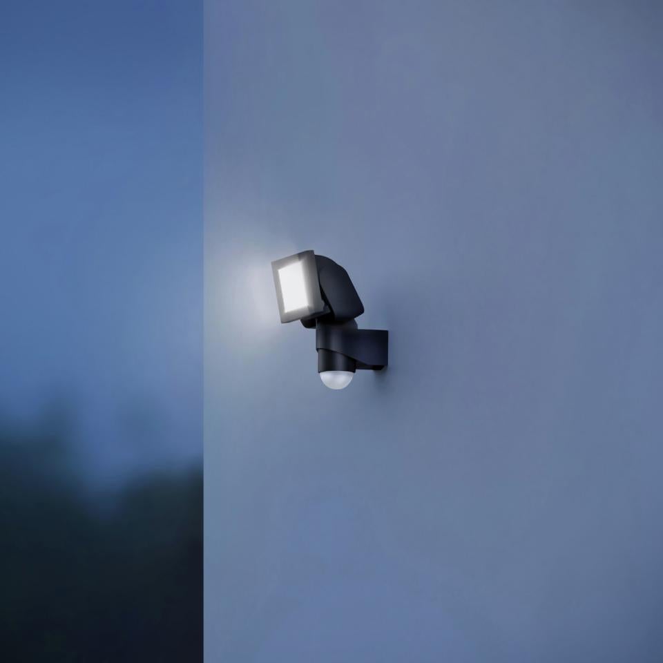 STEINEL Projecteur extérieur à détection LED intégrée LS 300 S noir 4000 K - 2