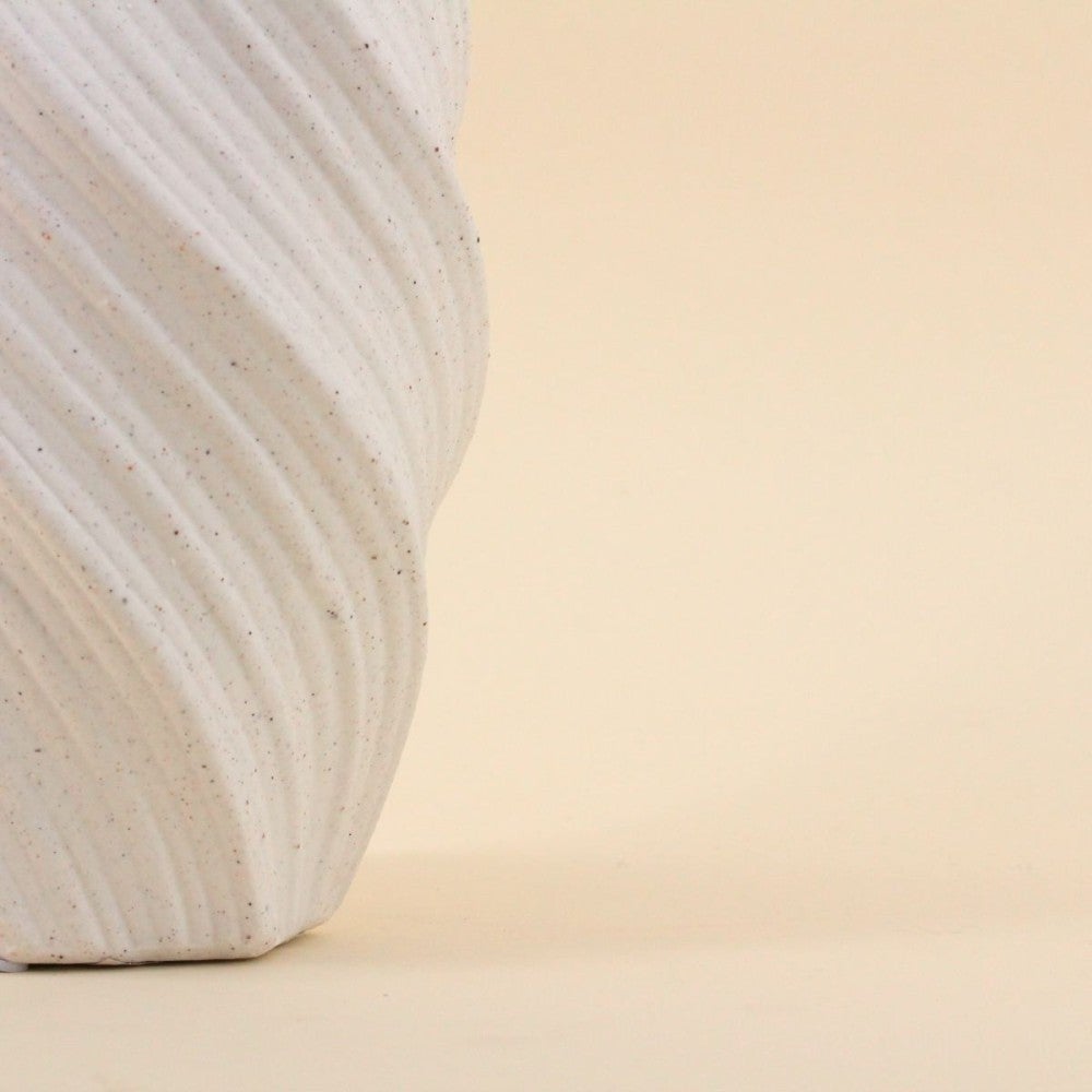 Vase twist en porcelaine blanche, H26cm - Ornami - 3