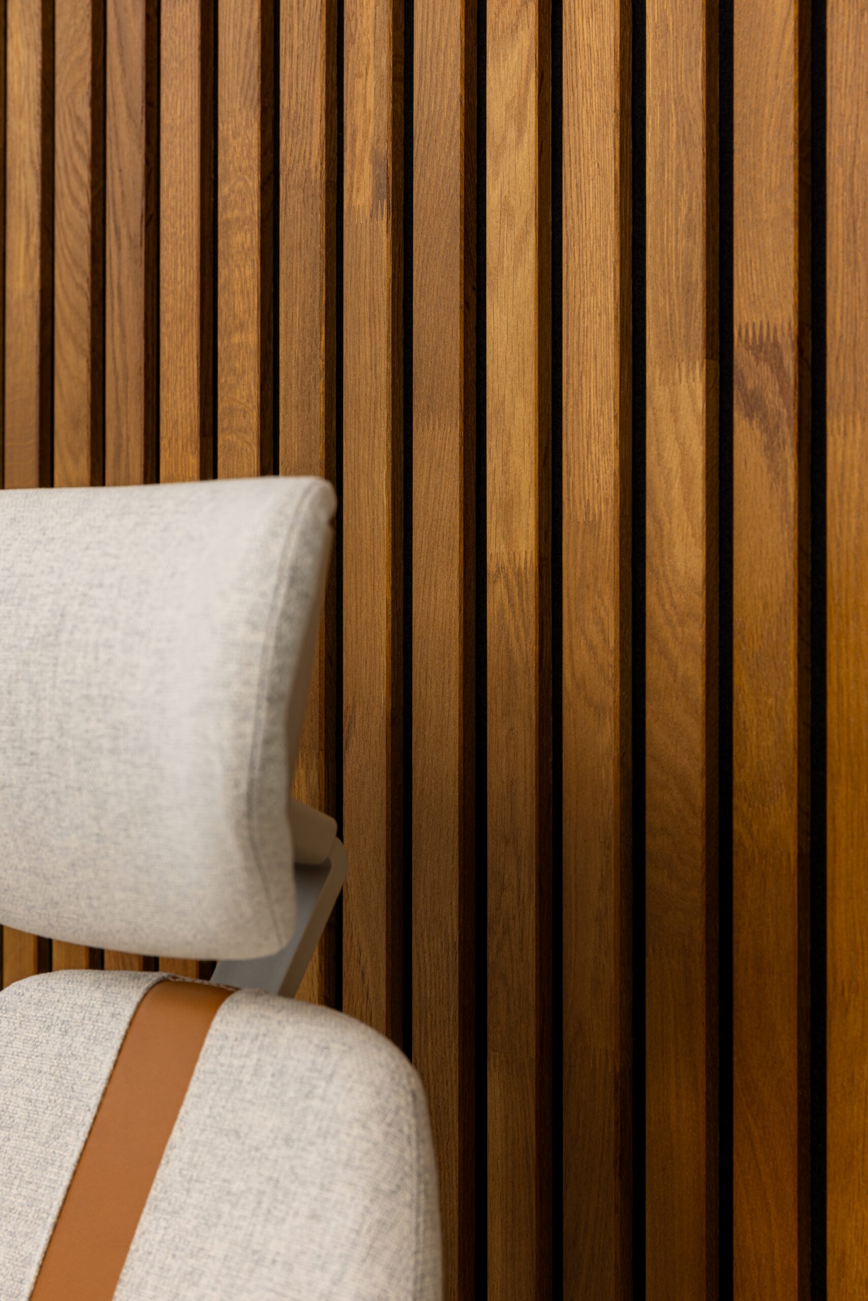 Lot de 2 Panneau Tasseau Acoustique en Bois - Bois de Bouleau Massif - 2400x600mm - Lattes 40mm, Support en Feutre Noir - 8