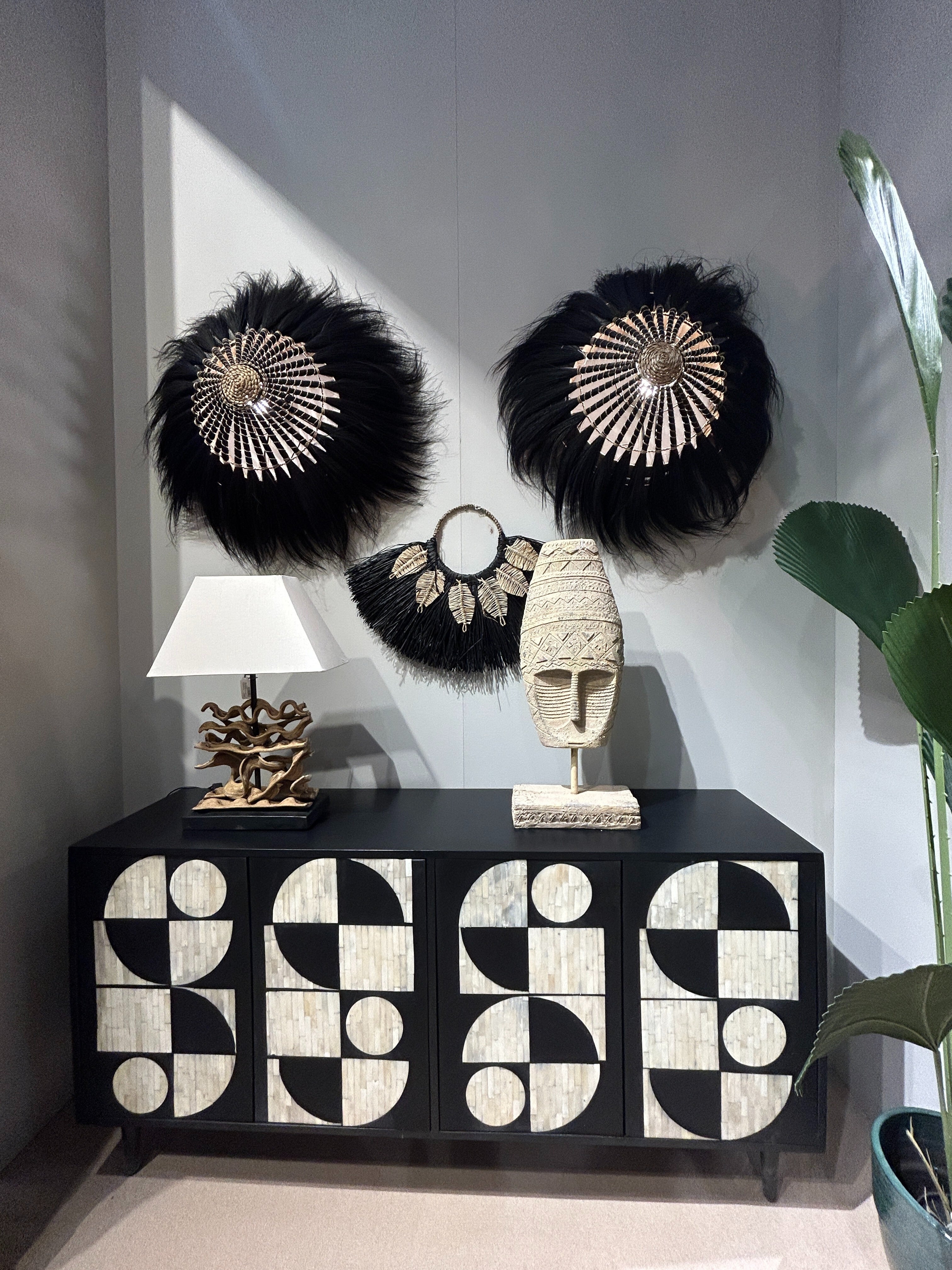 Maschera in resina su supporto - 2