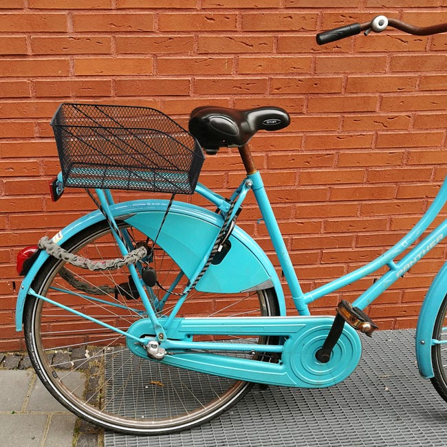 Cestino Posteriore Per Bicicletta Pieghevole In Metallo, 41x33x9 Cm, Capacità 20 Kg, Con Rete E Viti Di Fissaggio