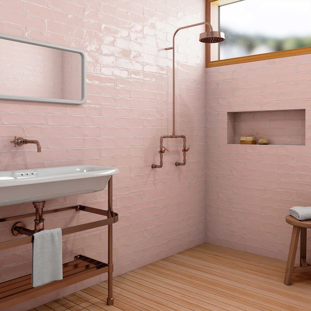 Piastrella di revestimento interno in finitura lucida. Aston Pink 7.5x30cm