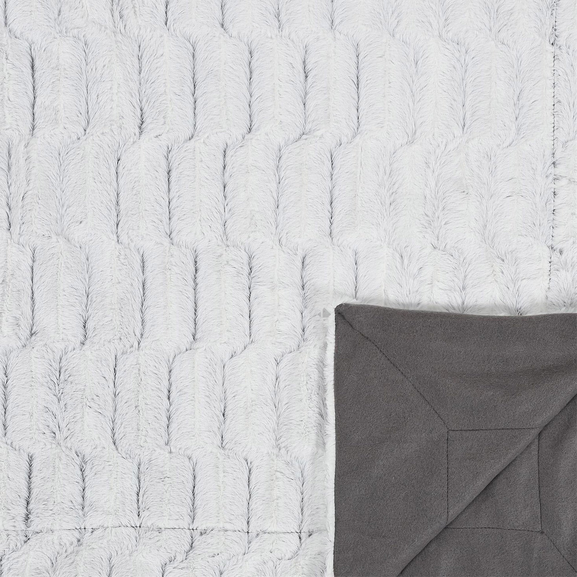 Plaid fausse fourrure collection LAURE 140x200 cm coloris gris clair - 3