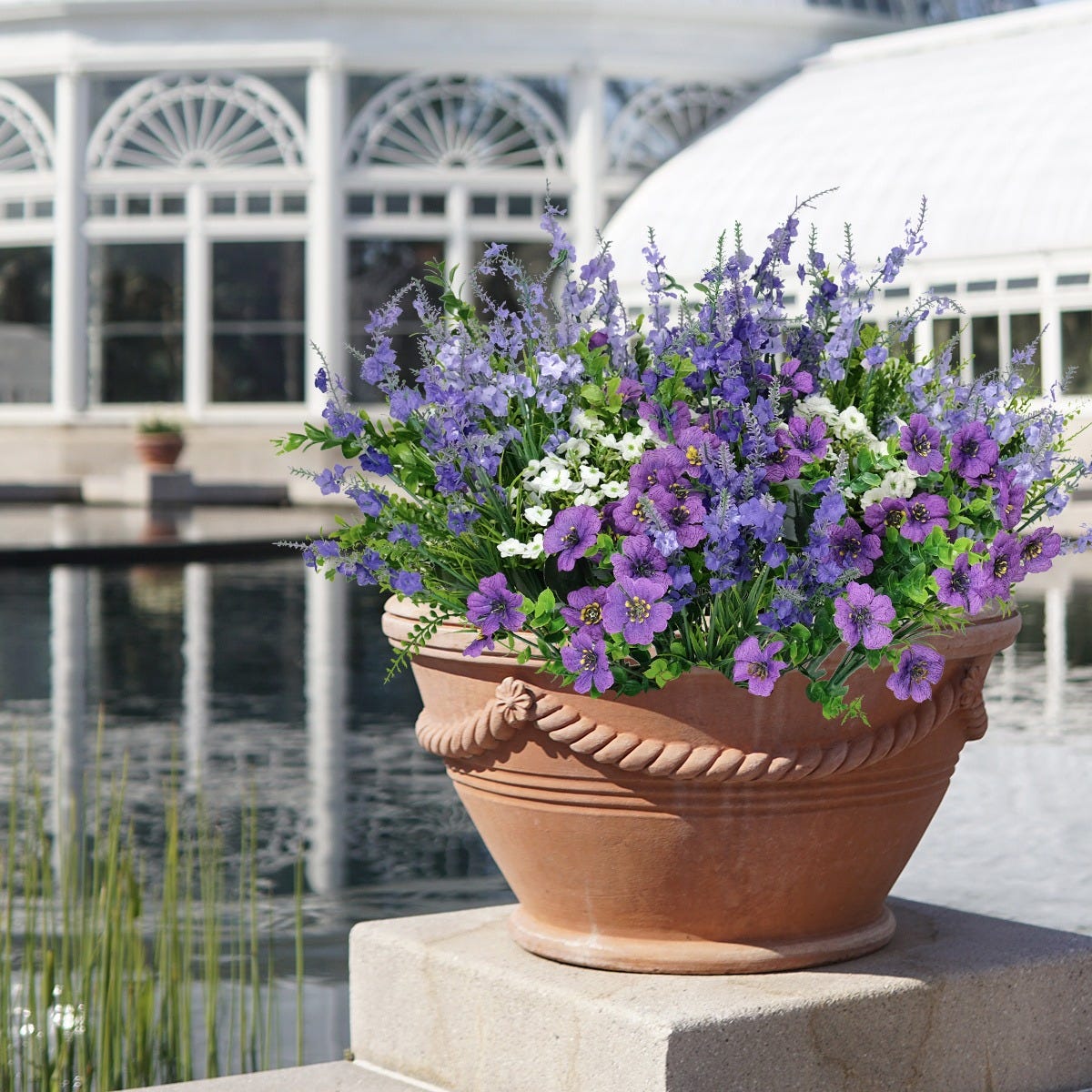 9 Fiori Artificiali Per Esterni In Tessuto E Plastica – Mazzi Rosa-Rossi Con Foglie Di Eucalipto, Altezza 38cm, Resistenti UV, Per Balconi, Giardini, Vasi E Fioriere