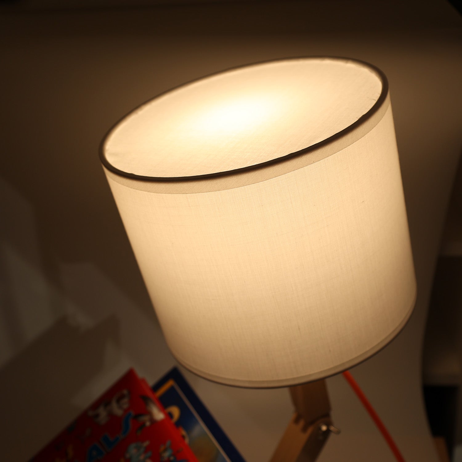 Luminária de Mesa em Madeira e Abajur em Tecido: Simplicidade Moderna para Noite e Escritório Quarto e Estúdio E27 - 4