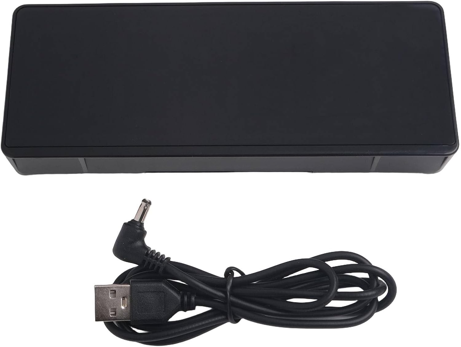 Niebieski cyfrowy zegar ścienny zasilany przez USB z dużym wyświetlaczem LED, funkcją odliczania i łatwymi do odczytania cyframi.
