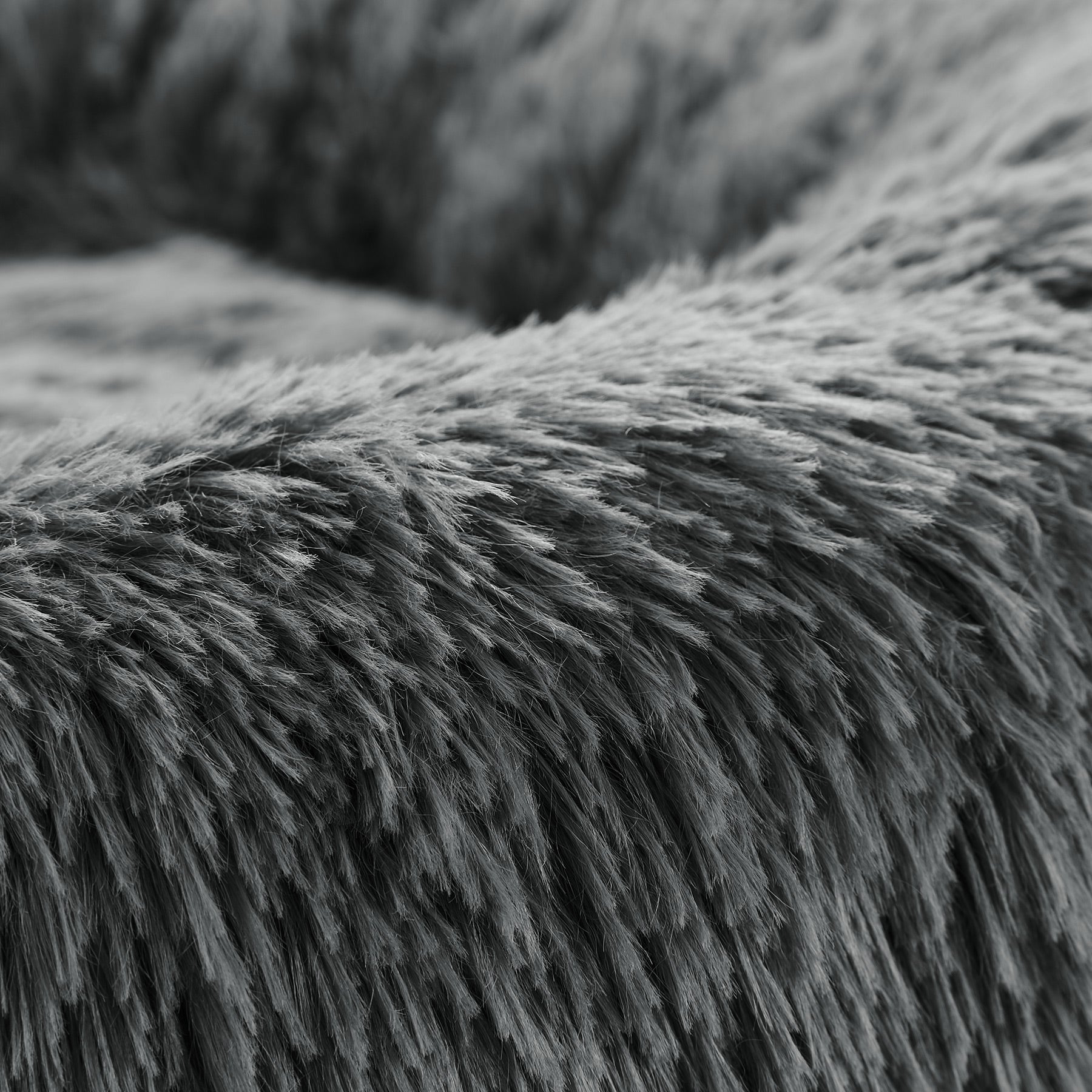 Cesto lettino per cani in poliestere con imbottitura spessa e rete peluche lunga Ø 70 cm grigio TECTAKE - 4